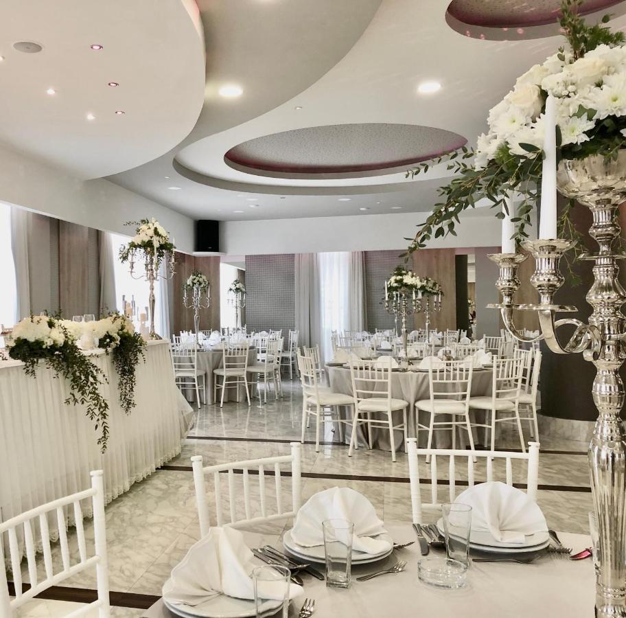 Hotel Bellevue Требинье Экстерьер фото