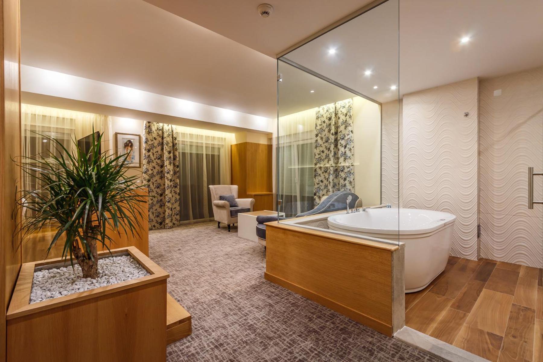 Hotel Bellevue Требинье Экстерьер фото