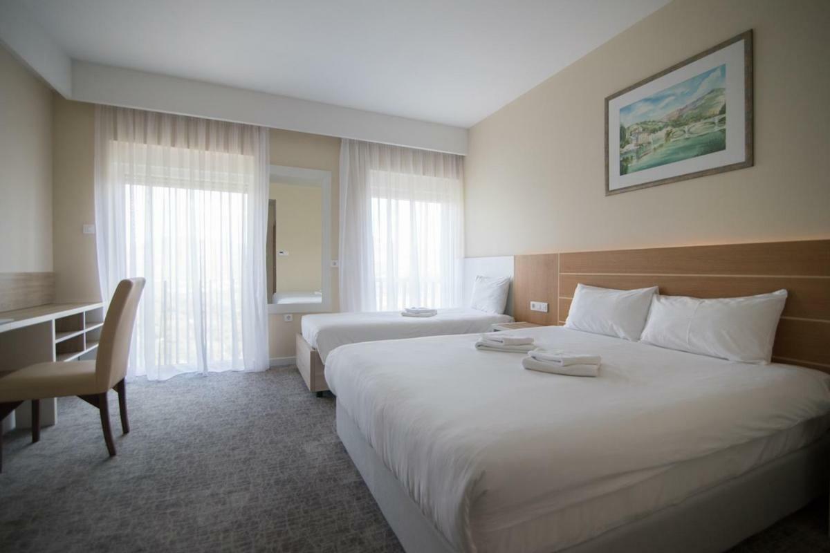 Hotel Bellevue Требинье Экстерьер фото